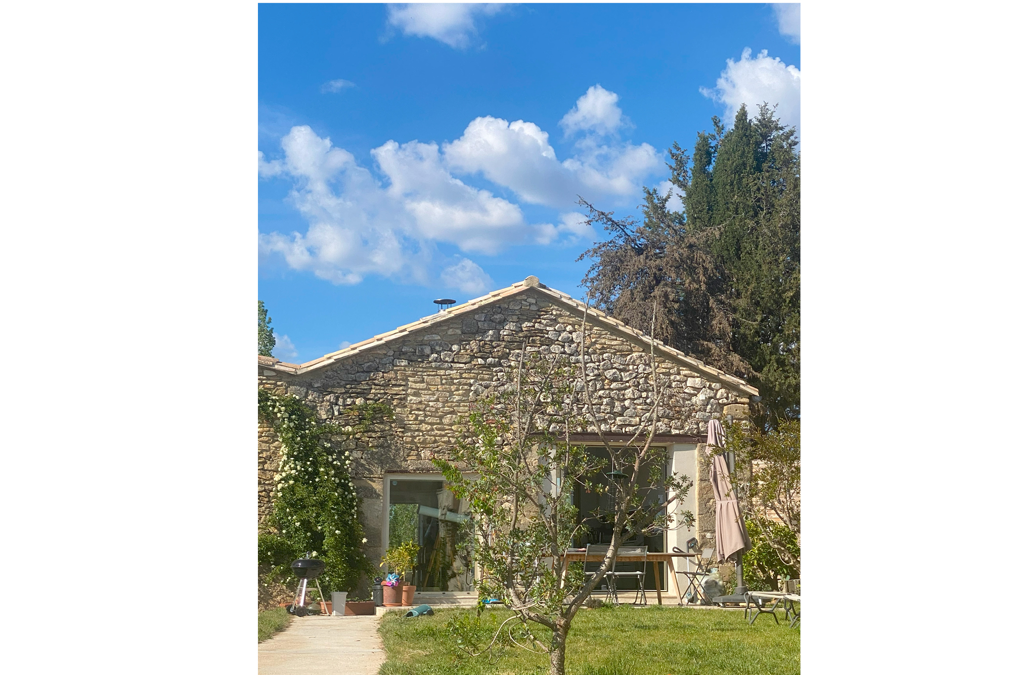 Transformation d'un local agricole en maison de campagne